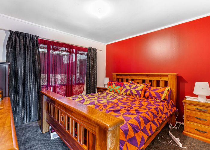  at 7 Fernhaven Place, Massey, Waitakere City, Auckland