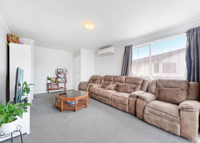  at 27 Sidey Avenue, Clover Park, Auckland