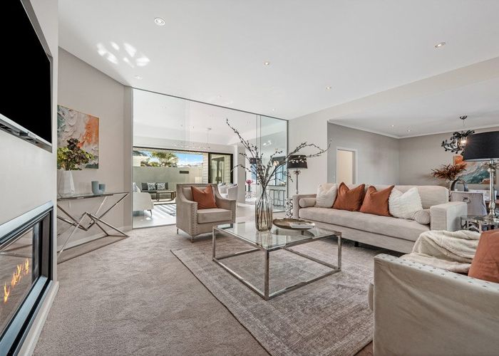  at 20 Comins Crescent, Mission Bay, Auckland