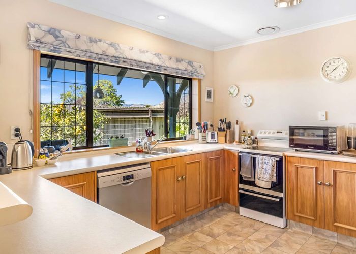  at 43 Kilkenny Place, Fitzherbert, Palmerston North, Manawatu / Whanganui