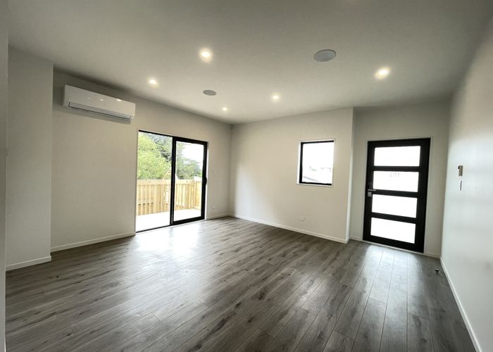  at 8/105 Hobsonville Road, West Harbour, Auckland