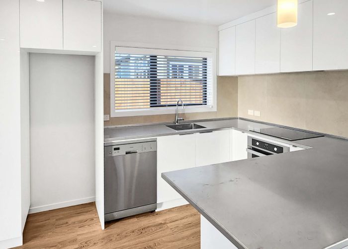  at 2/28 Granville Street, Silverstream, Upper Hutt, Wellington