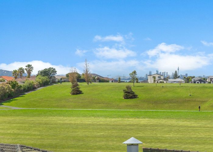  at 7/485 Don Buck Road, Massey, Auckland