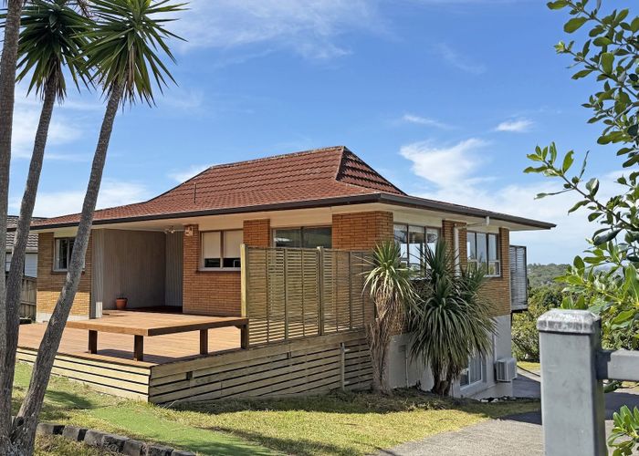  at 52 Chelsea View Drive, Chatswood, Auckland