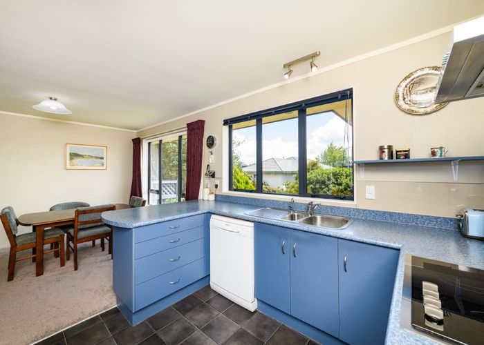  at 6 Logan Views, Kelvin Grove, Palmerston North