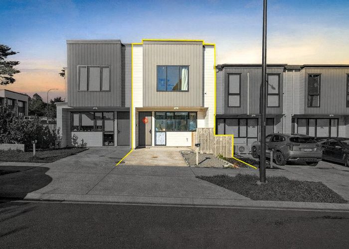  at 10 Karoro Road, Flat Bush, Manukau City, Auckland
