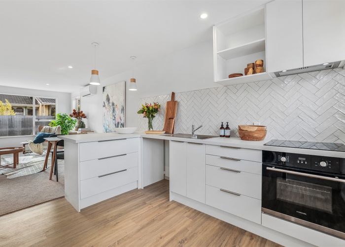  at 2/8 Peer Street, Upper Riccarton, Christchurch