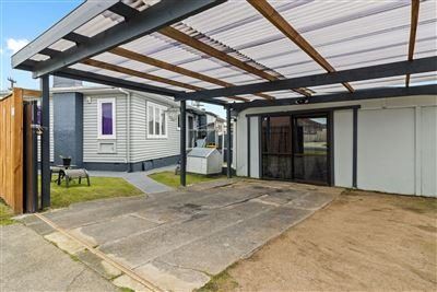  at 6 Gordon Road, Papatoetoe, Auckland