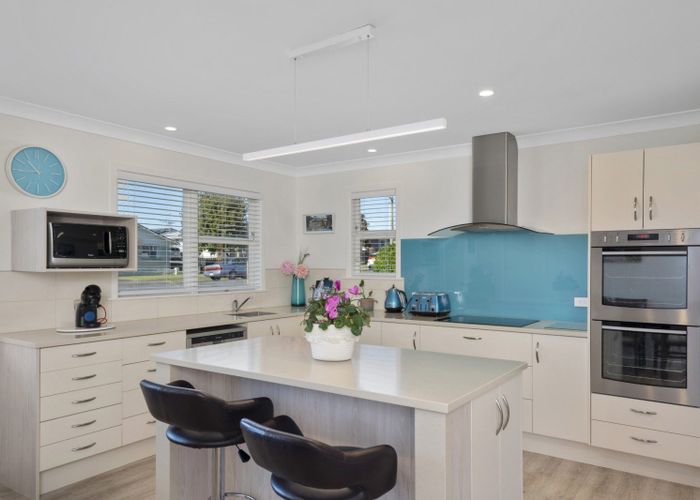  at 17 Hayes Avenue, Gate Pa, Tauranga