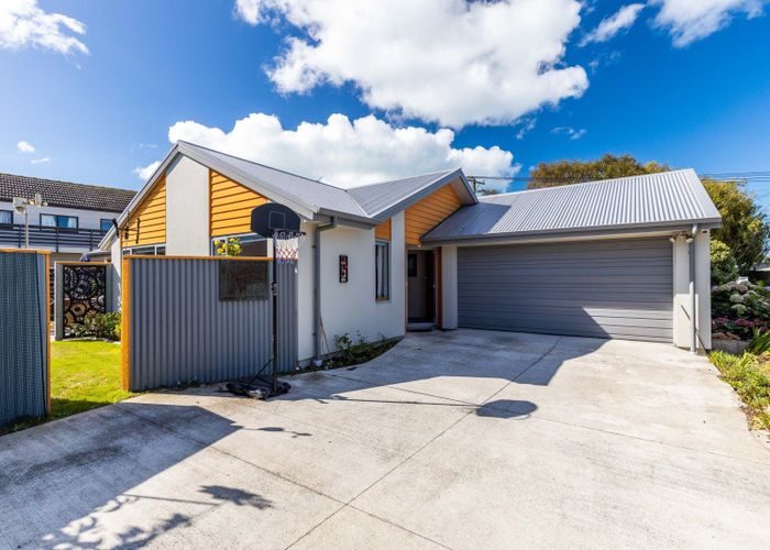  at 2A Rue De La Mare, Parklands, Christchurch