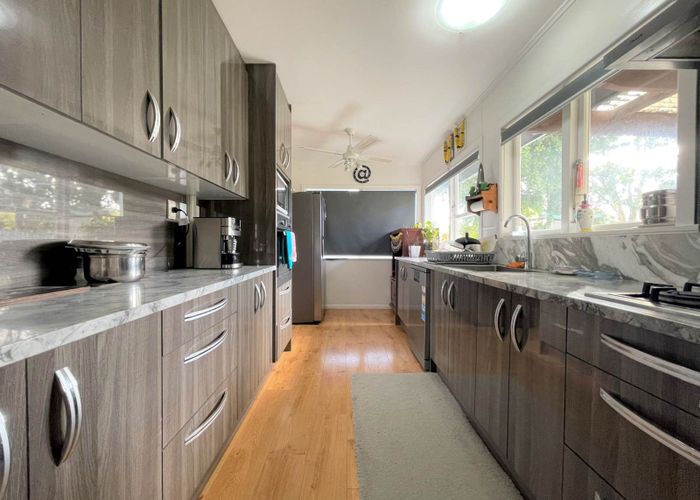  at 82 Barrys Road, Glendene, Waitakere City, Auckland