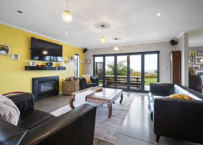  at 20 Pineland Drive, Turitea, Palmerston North