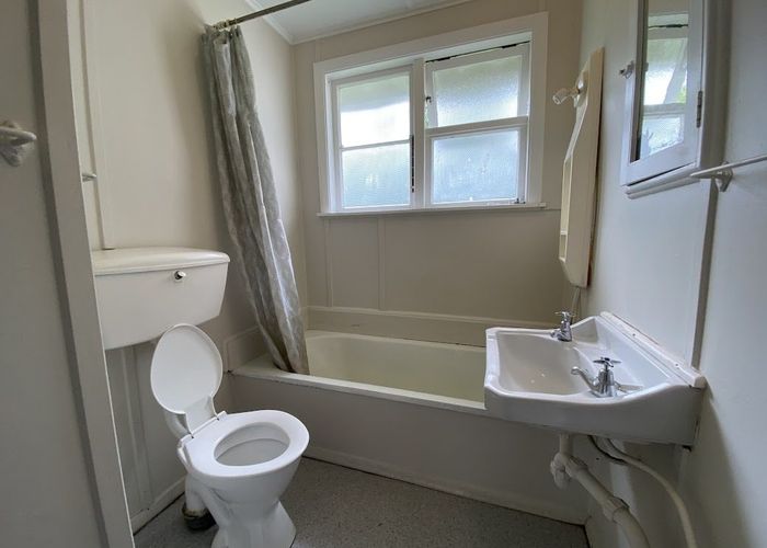  at 90 Strand Cres, Naenae, Lower Hutt, Wellington