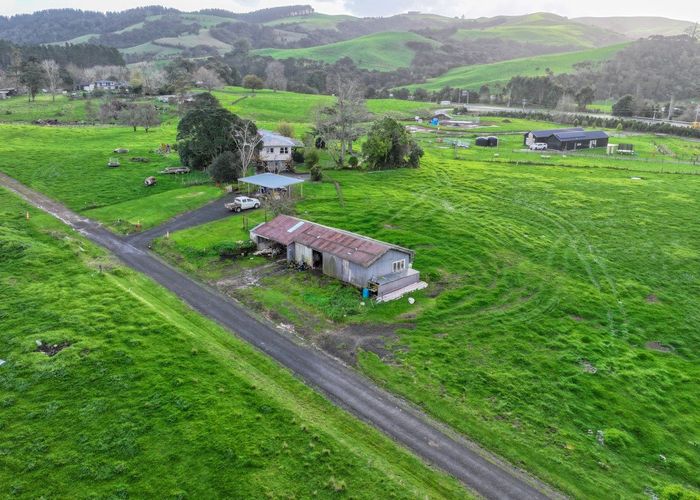  at 8 Old Barn Road, Waitakaruru, Hauraki, Waikato