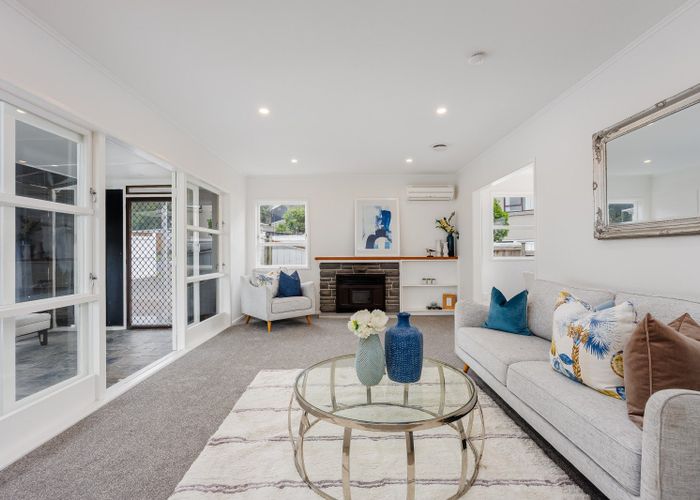  at 21 Compton Street, Hillcrest, North Shore City, Auckland