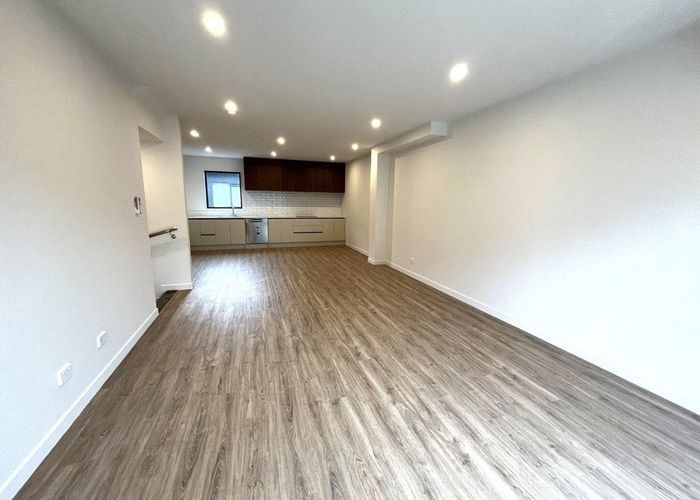  at 11  Irwin Lane, Windsor Park, North Shore City, Auckland