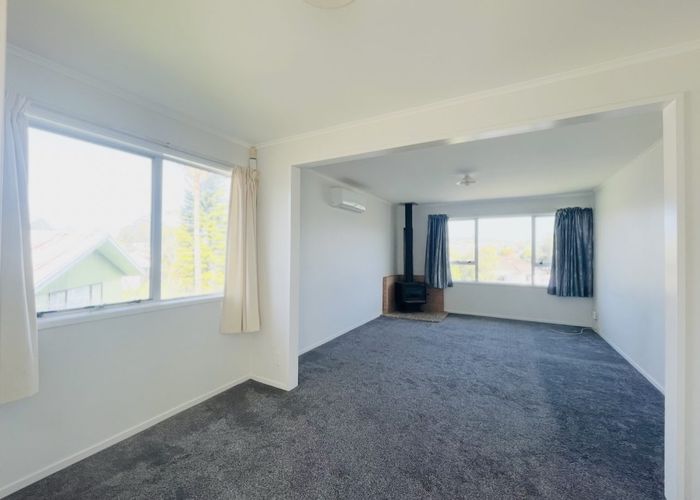  at 90 Oriel Ave, West Harbour, Waitakere City, Auckland