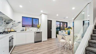  at 2/100 Seymour Road, Sunnyvale, Auckland