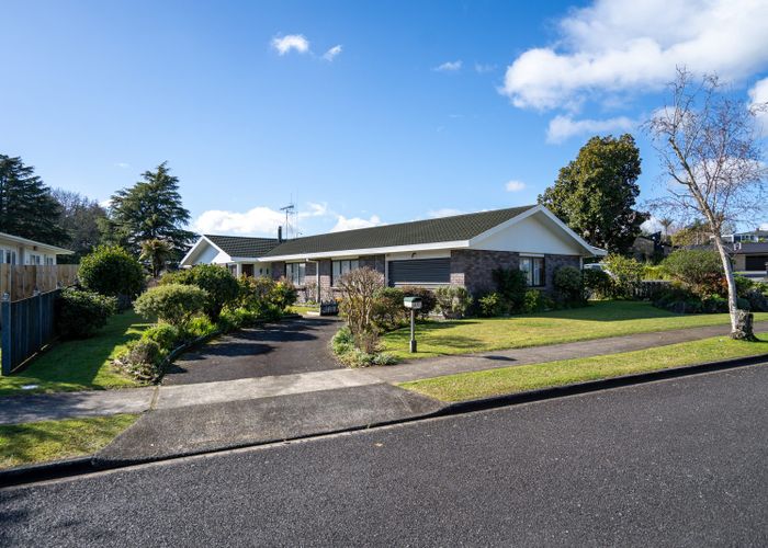  at 20 Sheridan Crescent, Leamington, Cambridge