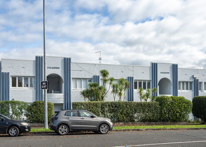  at 3/2 Salisbury Street, Herne Bay, Auckland