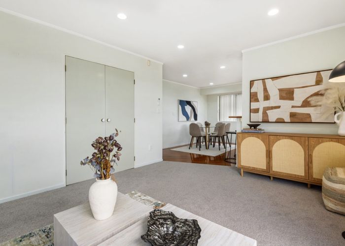  at 2/21 Bonito Place, Bayview, North Shore City, Auckland