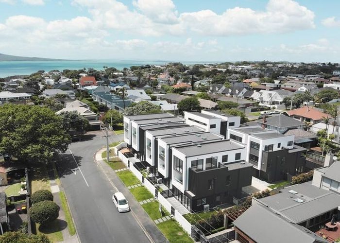  at 16D Saltburn Road, Milford, North Shore City, Auckland