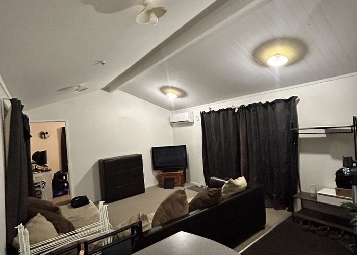  at 11b  Garth Place, Manurewa, Manukau City, Auckland