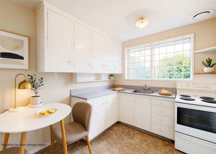  at 2/98 Peverel Street, Riccarton, Christchurch City, Canterbury