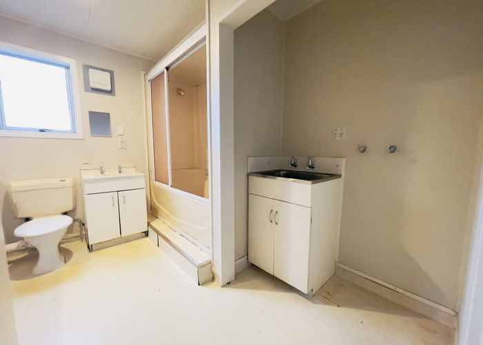  at 72A Ridge rd, Howick, Manukau City, Auckland