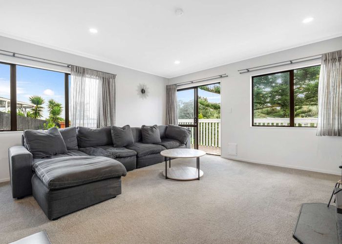  at 2/58 James Street, Bayview, North Shore City, Auckland