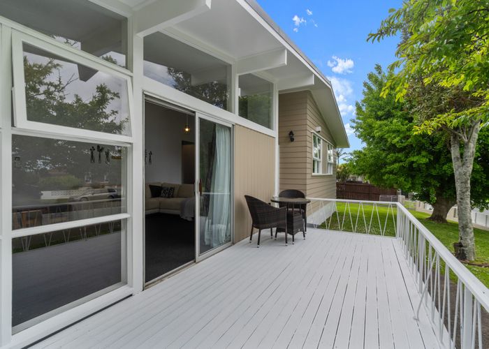  at 32 Dunstall Place, Mangere Bridge, Auckland