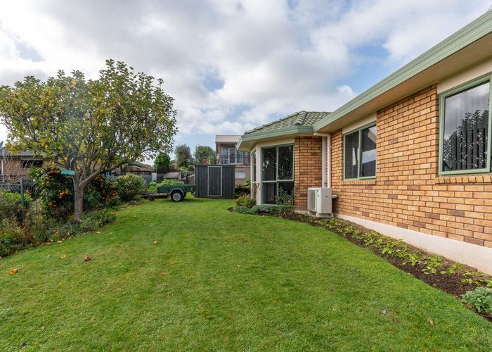  at 265 Grandview Road, Western Heights, Hamilton