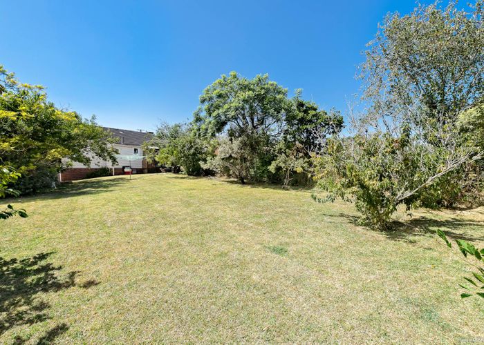  at 205 Whitney Street, Blockhouse Bay, Auckland