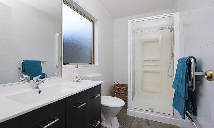  at 2 Jan Higgins Place, Golflands, Manukau City, Auckland