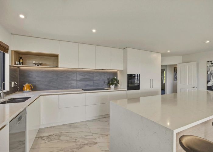  at 31 Highcrest Heights, Westmorland, Christchurch City, Canterbury