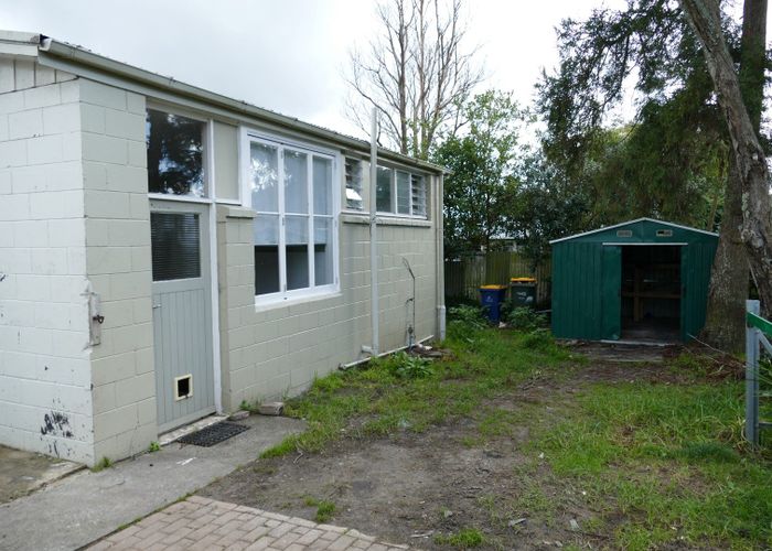  at 17a Sylvan Cres, Te Atatu South, Waitakere City, Auckland