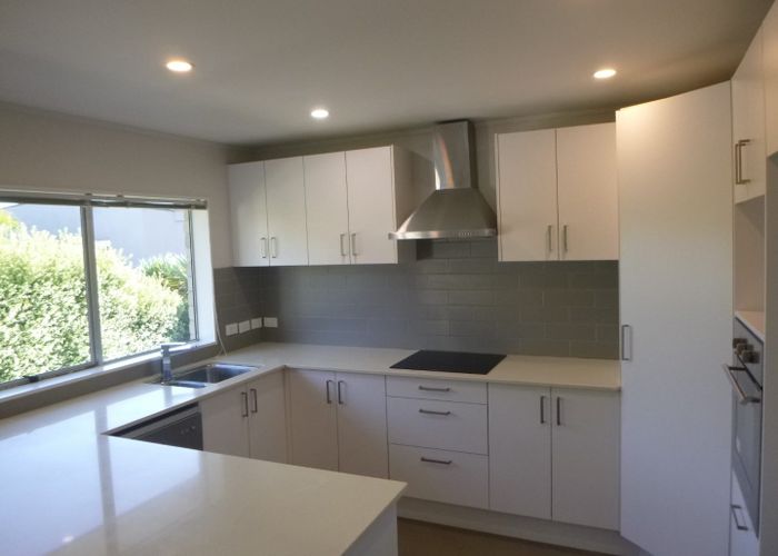 at 1/2 Alma Road, Milford, Auckland