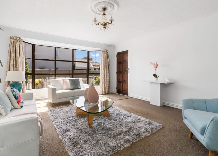  at 2/11 Office Road, Merivale, Christchurch City, Canterbury