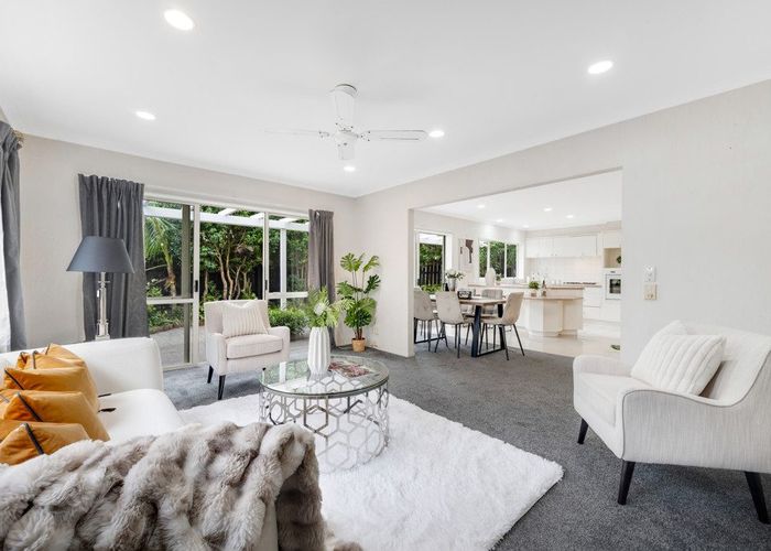  at 2/14 Casabella Court, Northpark, Manukau City, Auckland