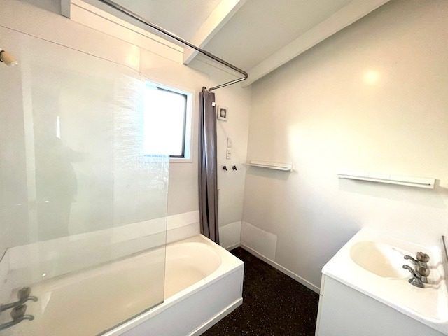  at 50B Sungrove Rise, Sunnyvale, Waitakere City, Auckland