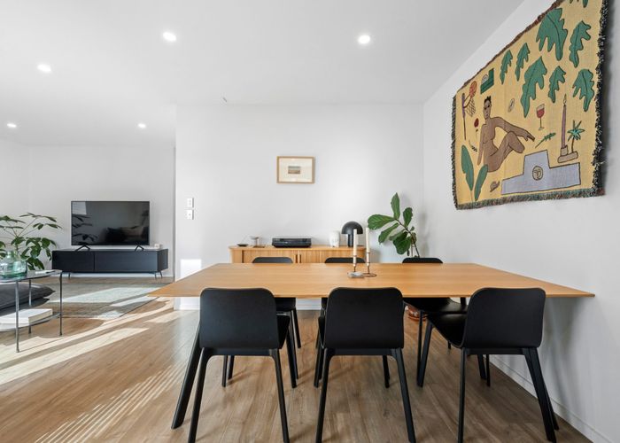  at 15 Korama Lane, New Lynn, Waitakere City, Auckland