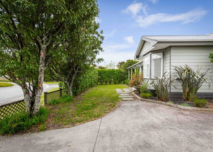  at 12 Rheingold Place, Huapai, Kumeu