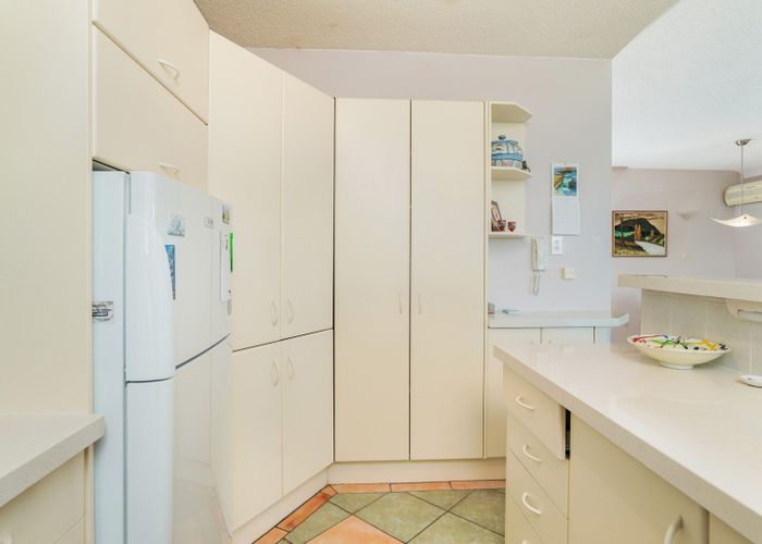  at 8/25 Stanley Point Road, Stanley Bay, North Shore City, Auckland