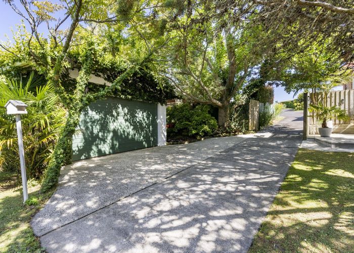  at 117 Lake Road, Belmont, Auckland