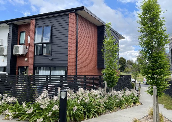  at 16 Shortfin Place, Flat Bush, Manukau City, Auckland