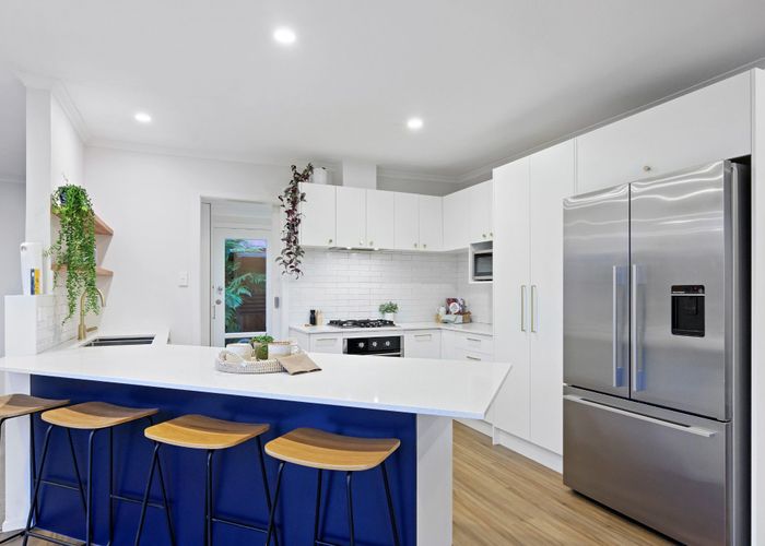  at 221 Weston Road, St Albans, Christchurch
