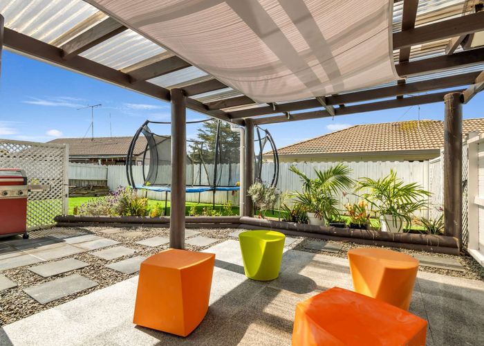  at 52 Riverton Drive, Randwick Park, Manukau City, Auckland