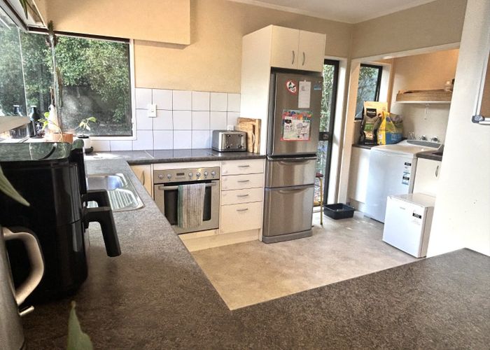  at 32 Weggery Drive, Waikanae Beach, Kapiti Coast, Wellington