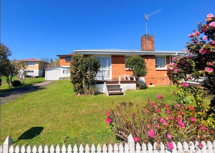 at 2 Garthwood Road, Hillcrest, Hamilton