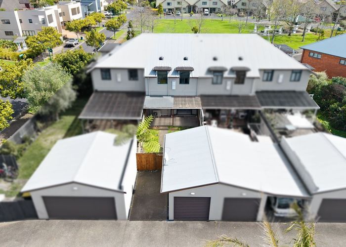  at 3/8 Tuscany Way, Te Atatu Peninsula, Waitakere City, Auckland
